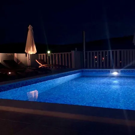Paradise Apartment *