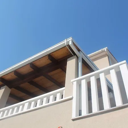 Paradise Apartment *