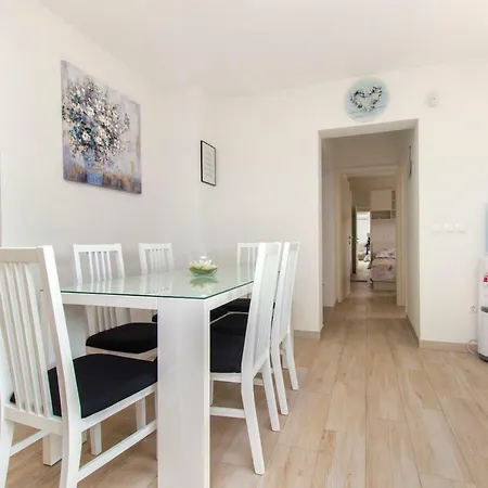 Paradise Apartment